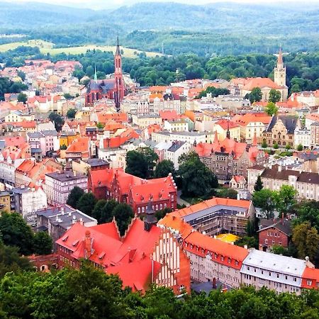 Mieszkanie W Srodmiesciu Blisko Rynku Wałbrzych Exterior foto